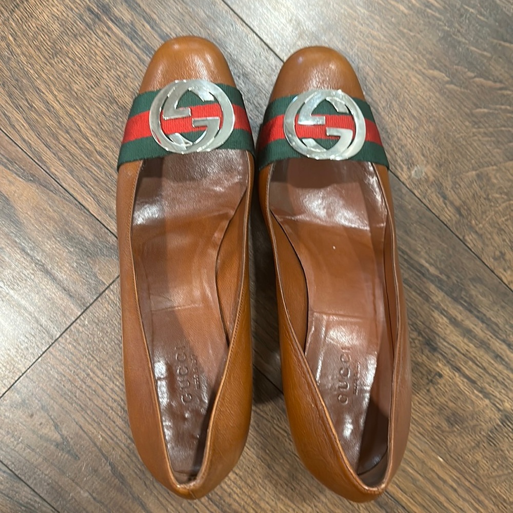 Gucci Web Accent Leather Pumps